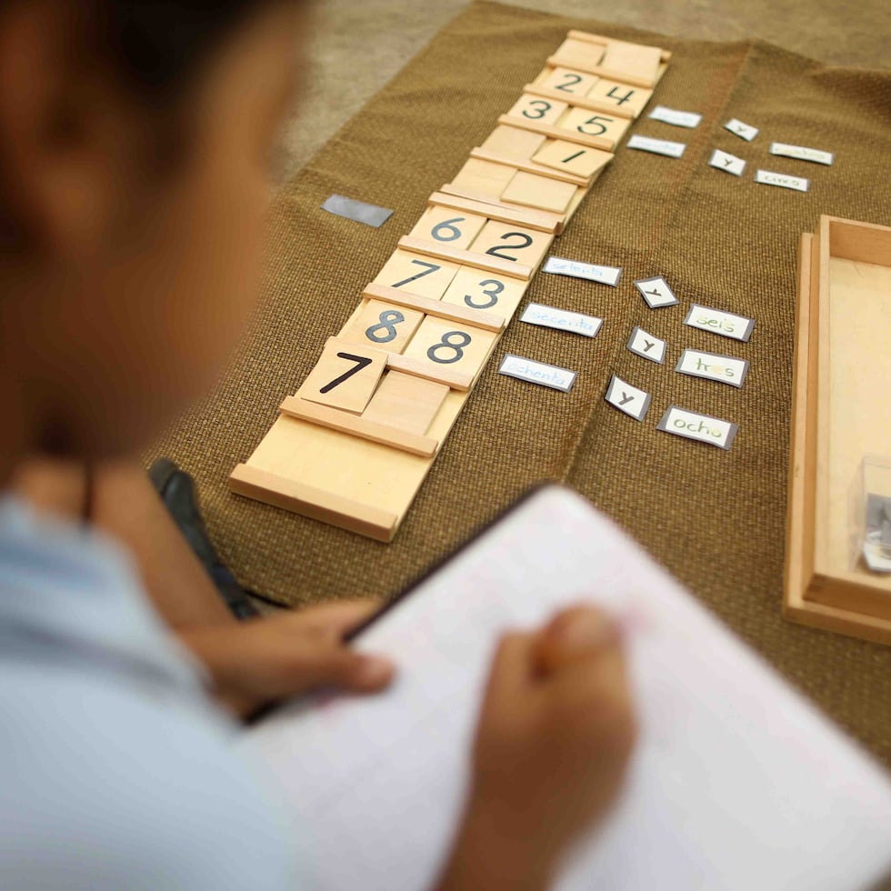La aritmética es la rama de las matemáticas que estudia los números y las operaciones básicas hechas con ellos, como sumar, restar, multiplicar y dividir.