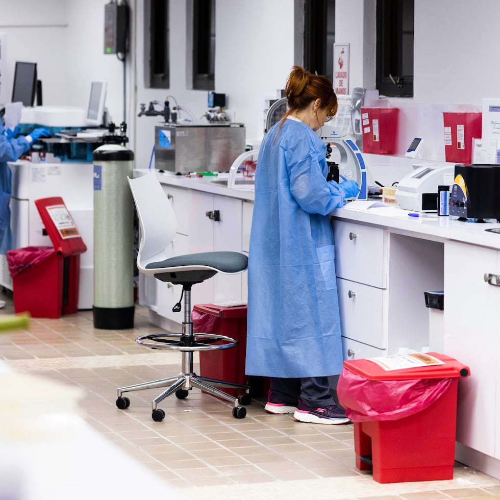 Los proveedores de salud en Puerto Rico no operan en un mercado convencional, donde basta abrir las puertas. Para un laboratorio, un médico, un hospital o cualquier otro proveedor, tener licencia y capacidad para ofrecer un servicio no garantiza acceso efectivo al mercado, señala Felipe Cintrón.