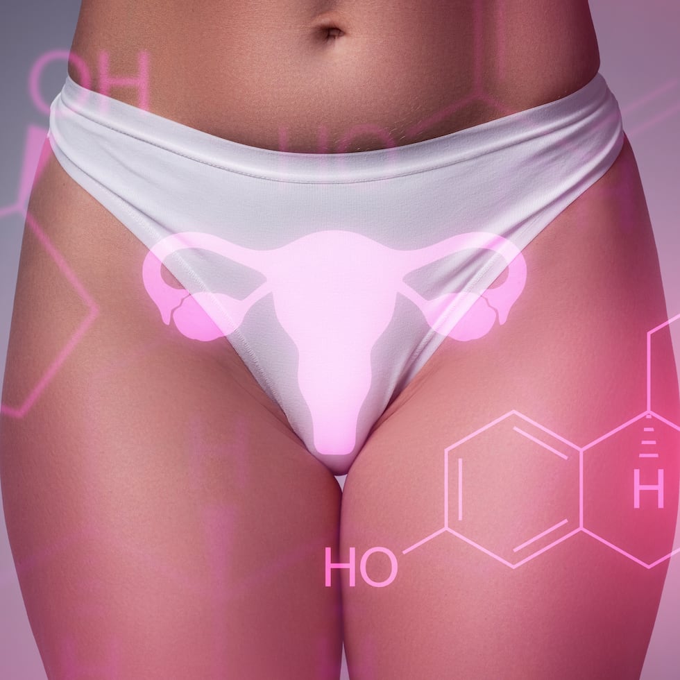 La terapia hormonal para la menopausia reemplaza el estrógeno que el cuerpo ya no produce después de la menopausia.