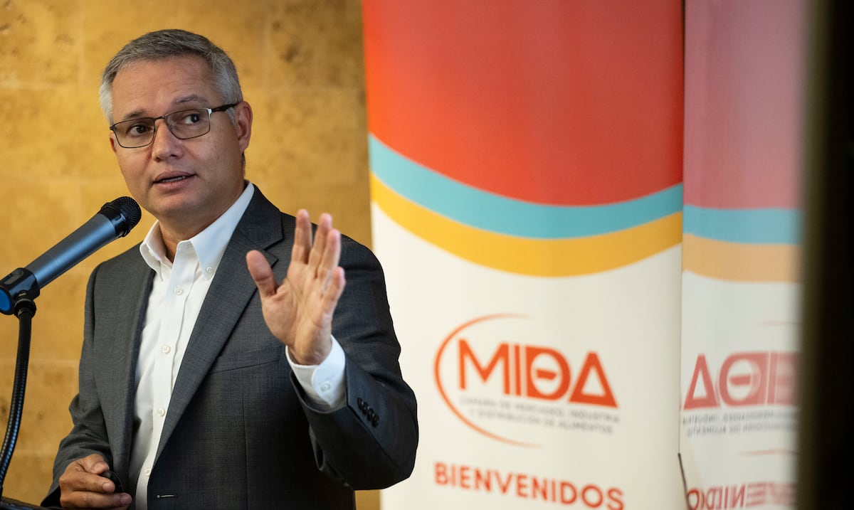 MIDA cabildeará para cambiar cómo se fija el salario mínimo pese a rechazo del Senado