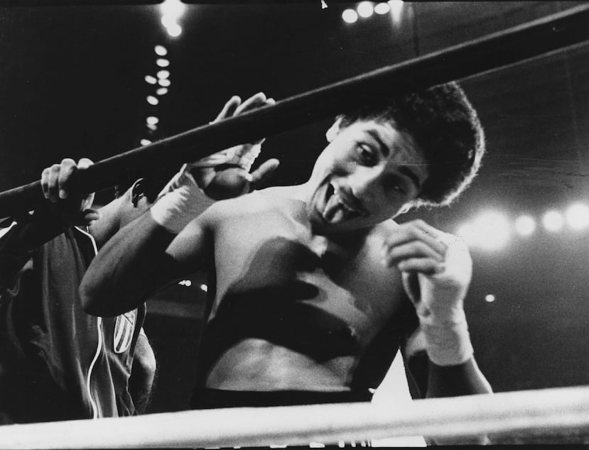 1978 | Wilfredo Gómez festeja su victoria sobre el mexicano Carlos Zárate en un megacombate entre invictos en el coliseo Roberto Clemente. (Ramón Korff)