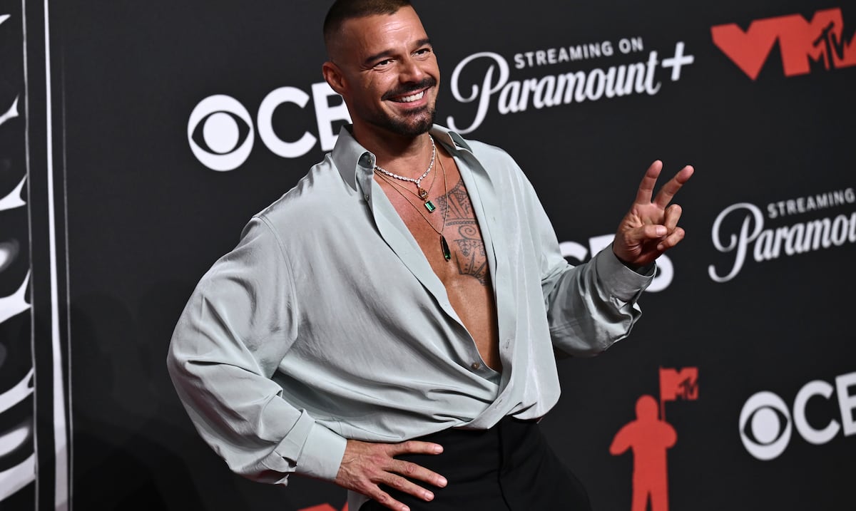 Ricky Martin lanza nueva versión de “Vuelve” en cumbia