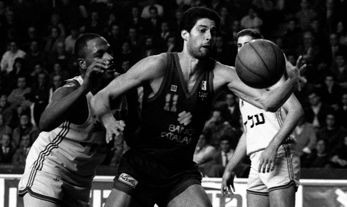 “Un auténtico ídolo”: el club Barcelona le dedica emotivo minuto de silencio a Piculín Ortiz en España