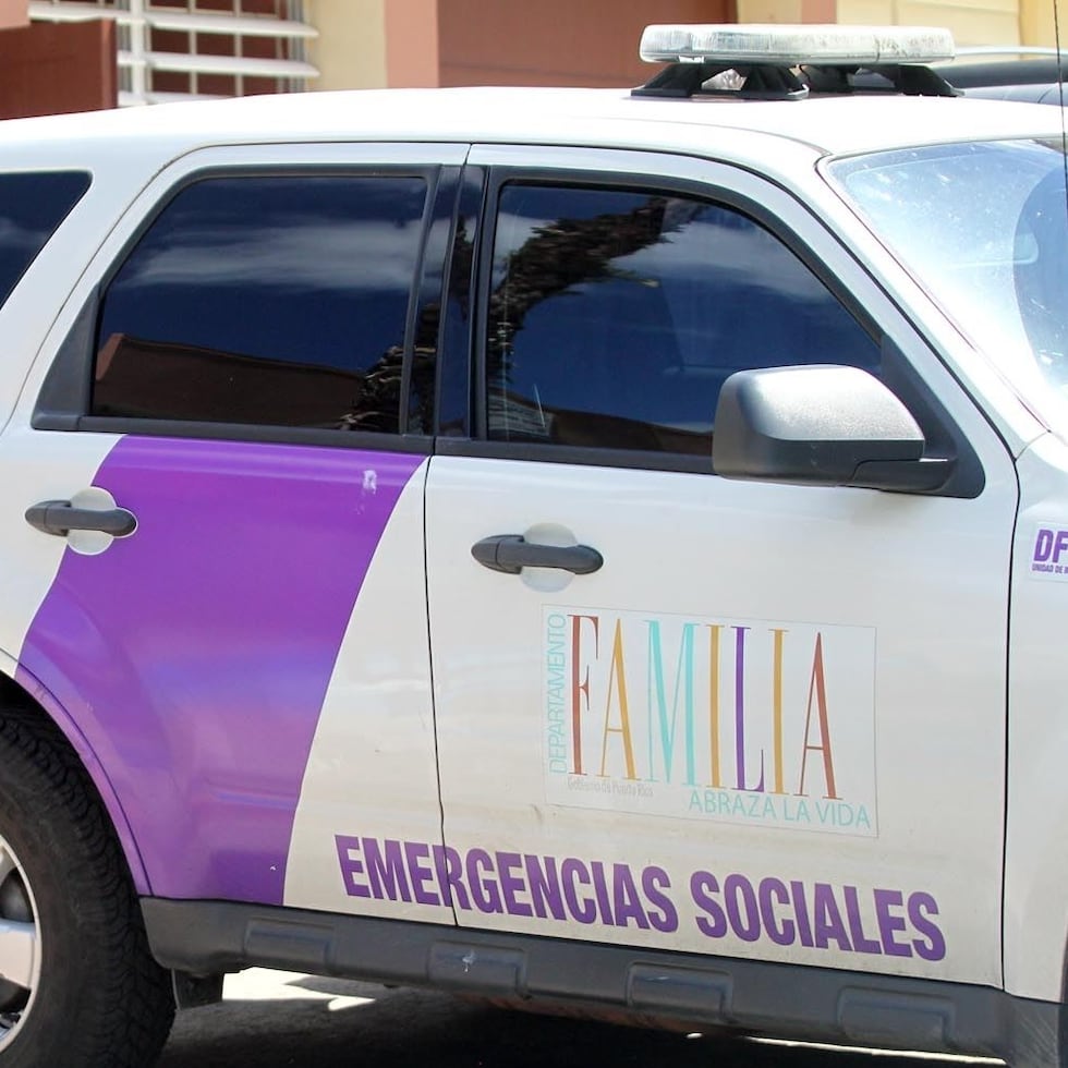 La adulta mayor fue hospitalizada el sábado luego de que agentes de la Policía la encontraran en los predios del hogar donde residía, con abrasiones en distintas partes del cuerpo y trauma en la cabeza.