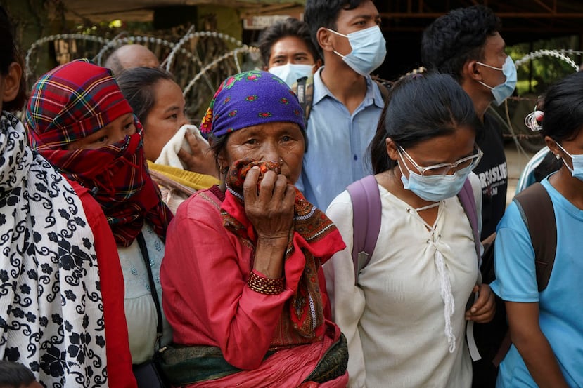 En la frontera entre Nepal y la región autónoma china del Tíbet sigue la búsqueda para ubicar a los desaparecidos, sobre todo en los túneles de las hidroeléctricas donde se teme que haya más de 900 personas y donde hay ya equipos internacionales apoyando.