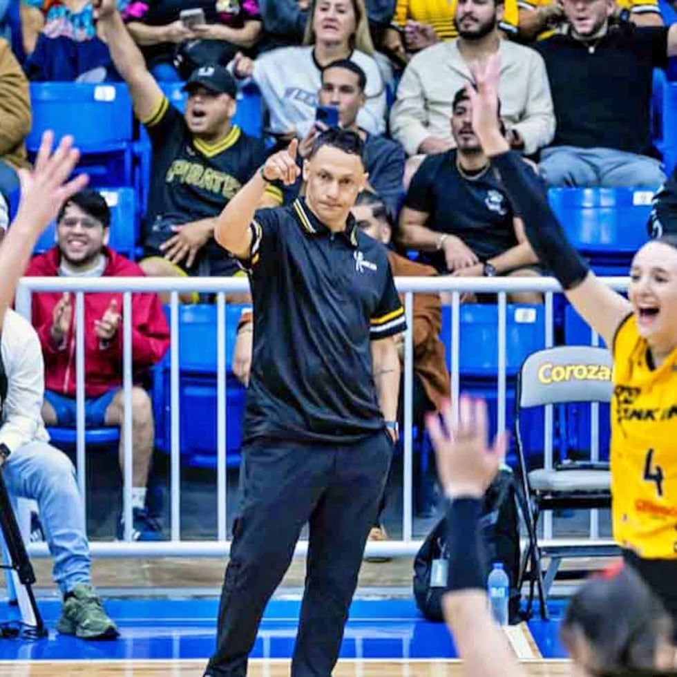 Jamille Torres, dirigente de las Pinkin de Corozal en la LVSF.