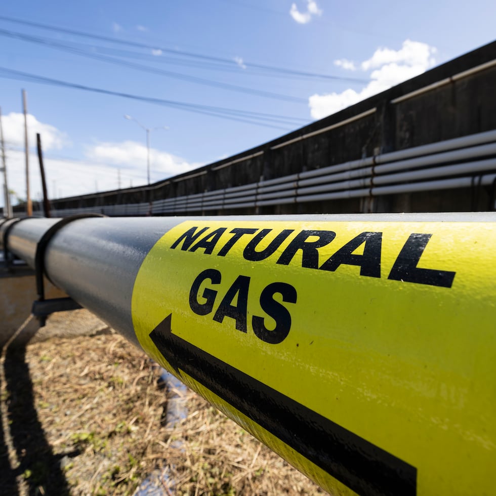 Al momento, unidades de resguardo en Palo Seco reciben el gas natural transportado en camiones.