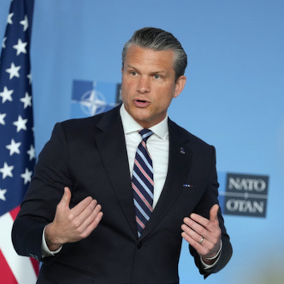 Hegseth también arremetió contra las políticas de migración y de igualdad de género en Europa.
