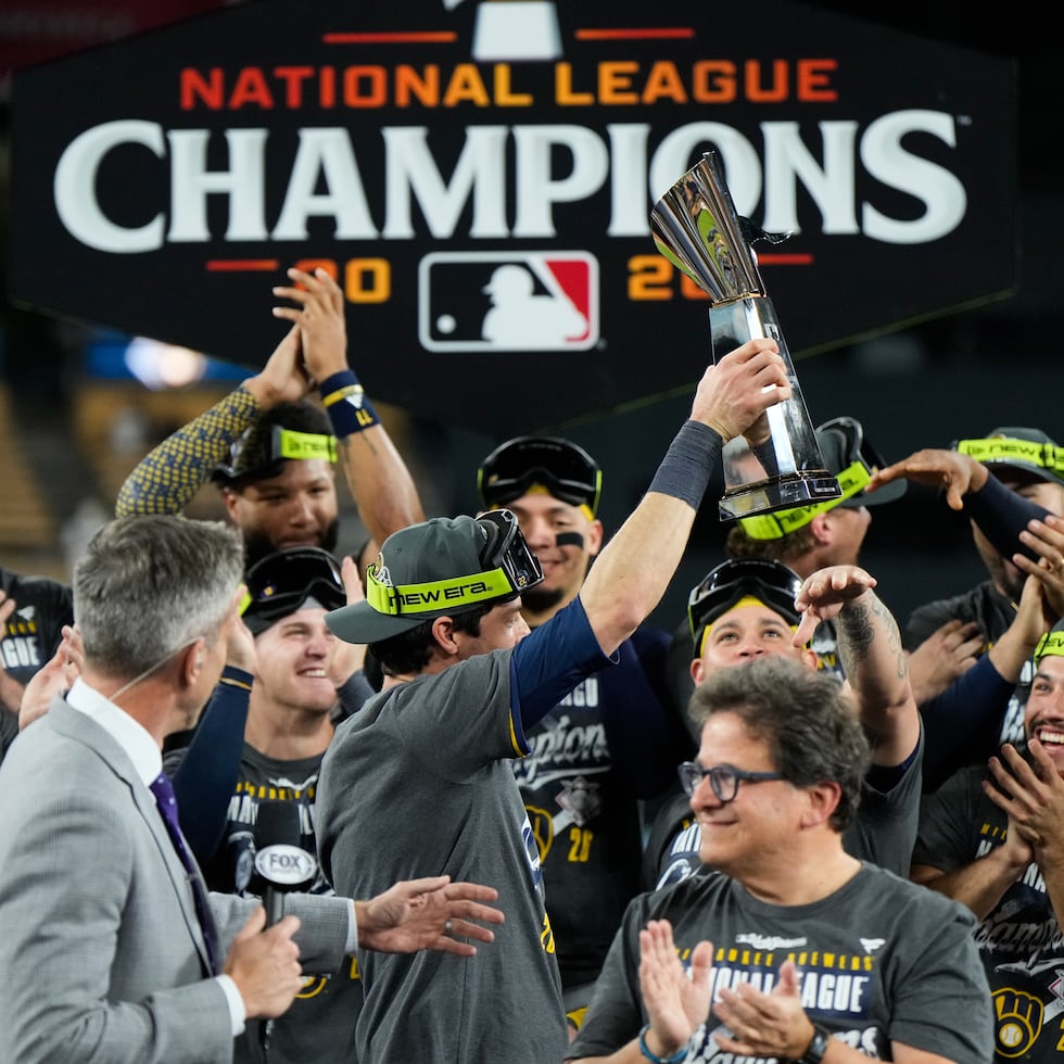 Los Brewers de Milwaukee son contendores al título de la Serie Mundial luego de barrer en la Serie de Campeonato de la Liga Nacional a los bicampeones defensores Dodgers de Los Ángeles.