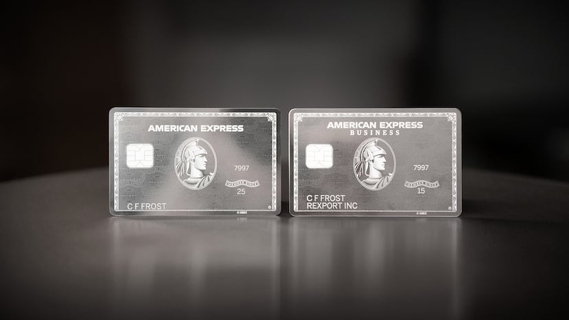 American Express presentó un nuevo diseño de la tarjeta Platinum tipo espejo de edición limitada.