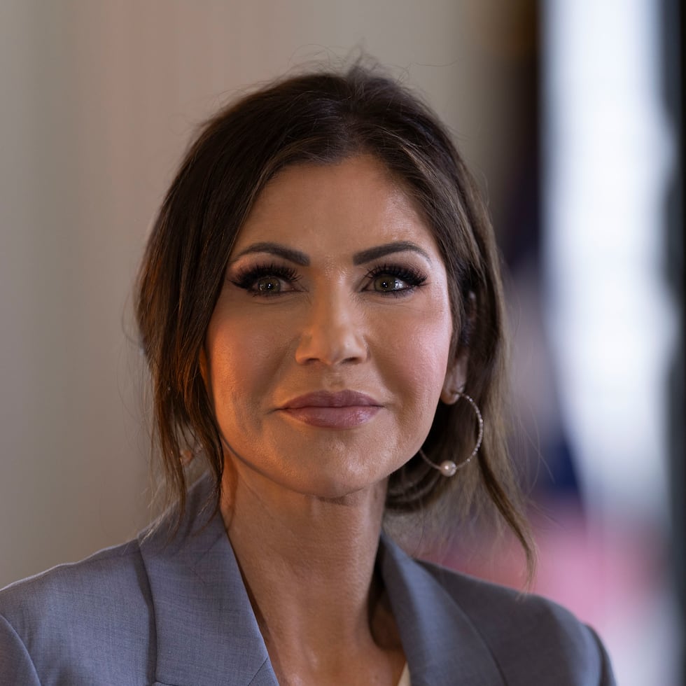 La secretaria de Seguridad Nacional, Kristi Noem, ha estado bajo fuertes críticas de los demócratas.