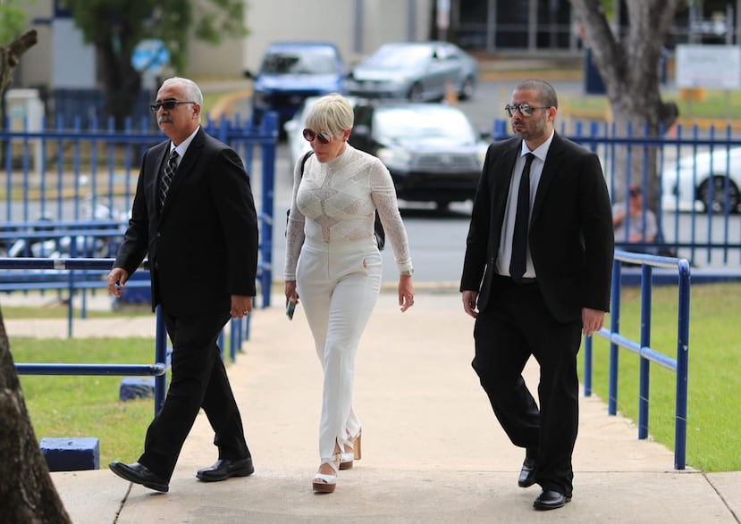 Raúl Maldonado Gautier, Mayra López Mulero y Raúl Maldonado Nieves a su llegada al Cuartel General. (GFR Media)