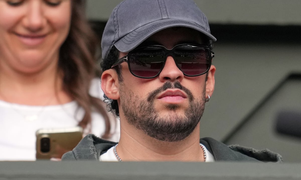 Bad Bunny y Gabriela Berlingeri asisten al partido de Djokovic en Wimbledon