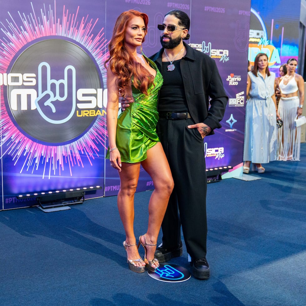 Zuleyka Rivera, presentadora de los Premios Tu Música Urbano Mix 2026, junto a su pareja, el productor DJ Luian.