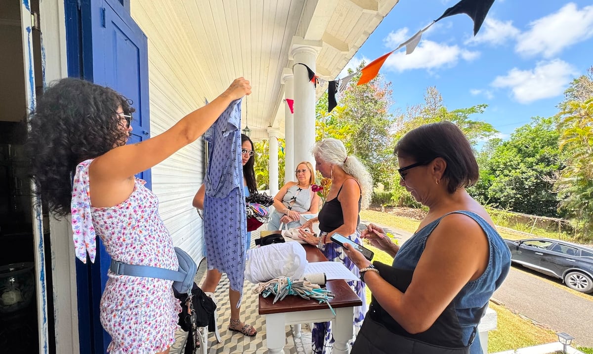 Proyecto Bastidor celebra "Swap Party" en Aibonito y rescata más de 300 piezas de ropa