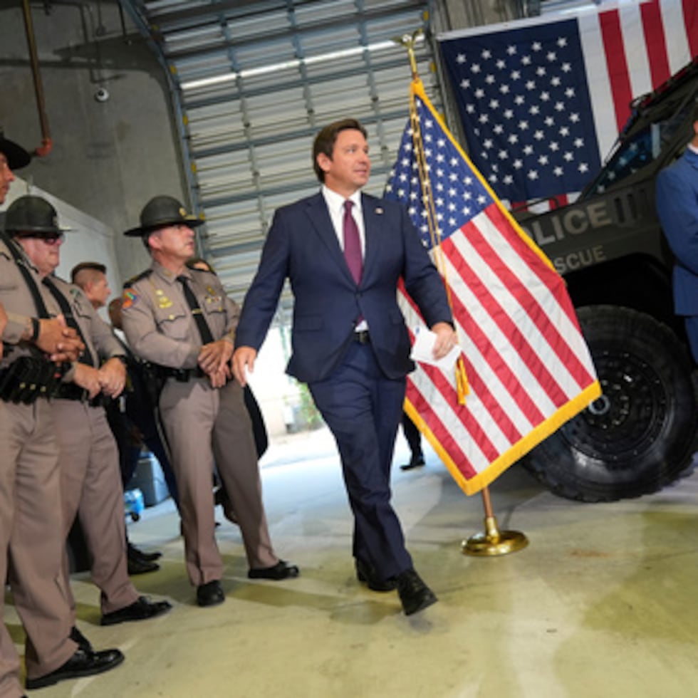 El gobernador republicano Ron DeSantis ha impulsado la iniciativa de Florida de colaborar con el ICE.