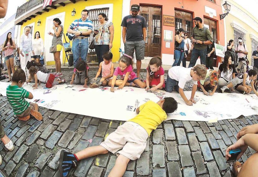 Como en ediciones previas, en el Viejo San Juan el programa incluye exhibiciones de artesanía, presentaciones artísticas, muestras de libros, talleres de arte, proyección de documentales y recorridos históricos, entre otras actividades.