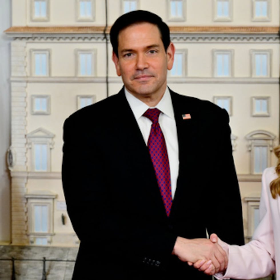 El secretario de Estado estadounidense Marco Rubio se reúne con la primera ministra italiana Giorgia Meloni durante su visita de dos días a Italia y al Vaticano, en Roma, el viernes 8 de mayo de 2026.