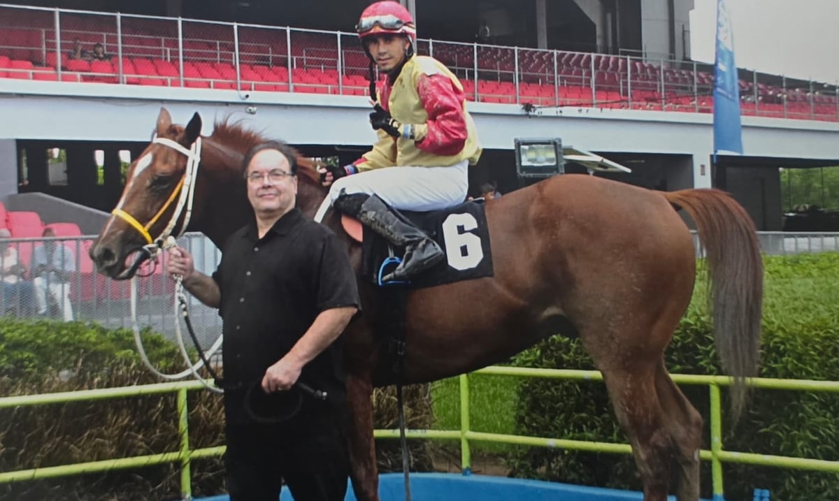 Saleroso impresiona en su debut en Camarero con victoria de cuatro cuerpos