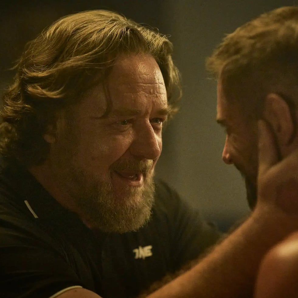 Russell Crowe y Daniel MacPherson en una escena de "Beast".
