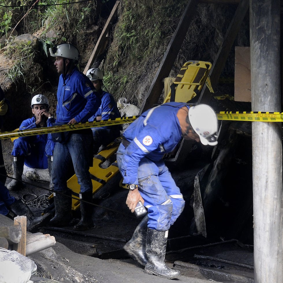 Los accidentes mineros son comunes en el centro de Colombia, donde decenas de pequeños operadores explotan minas de carbón y esmeraldas.