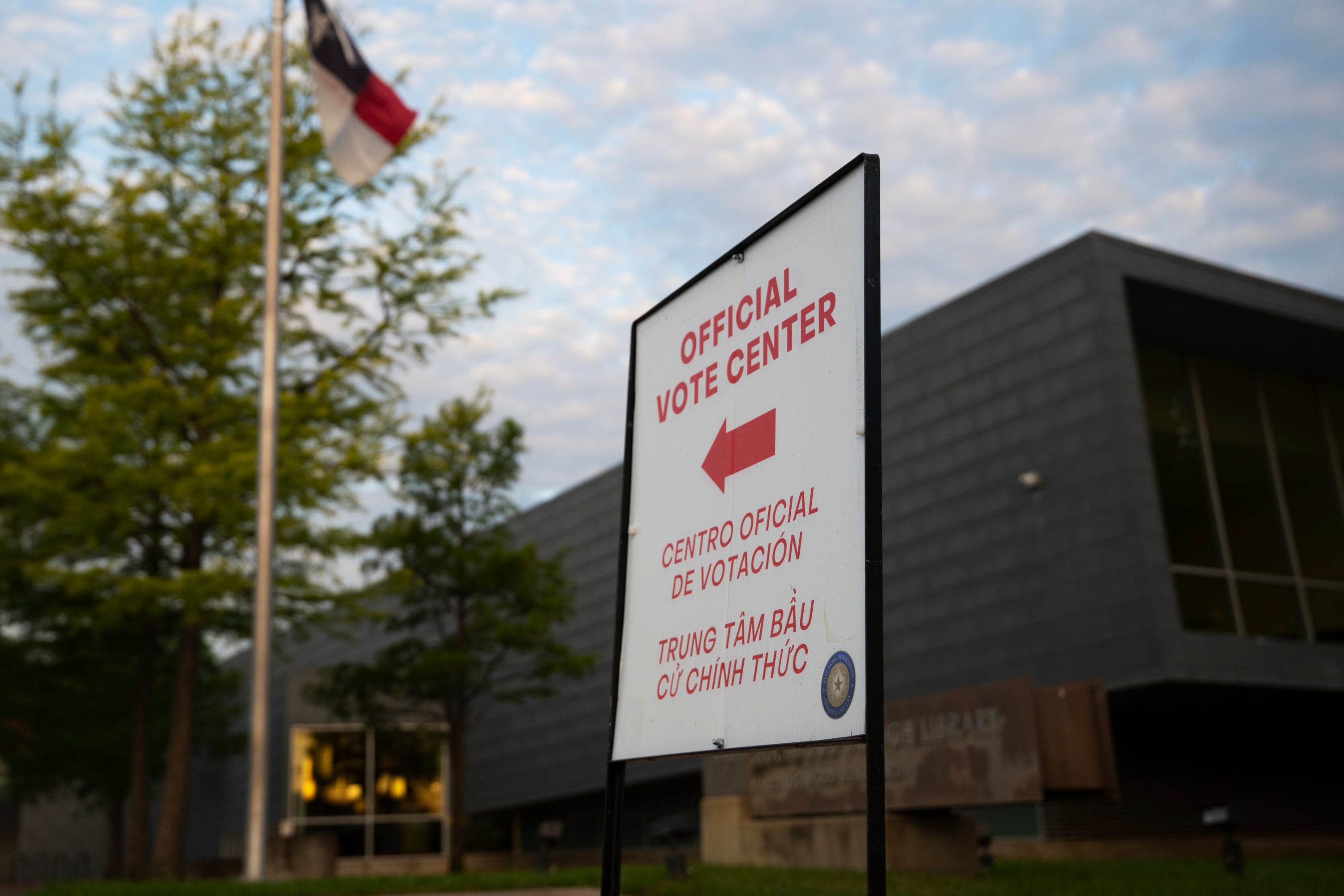 Error en Texas crea enorme atraso en registros de votantes de cara a las elecciones de noviembre
