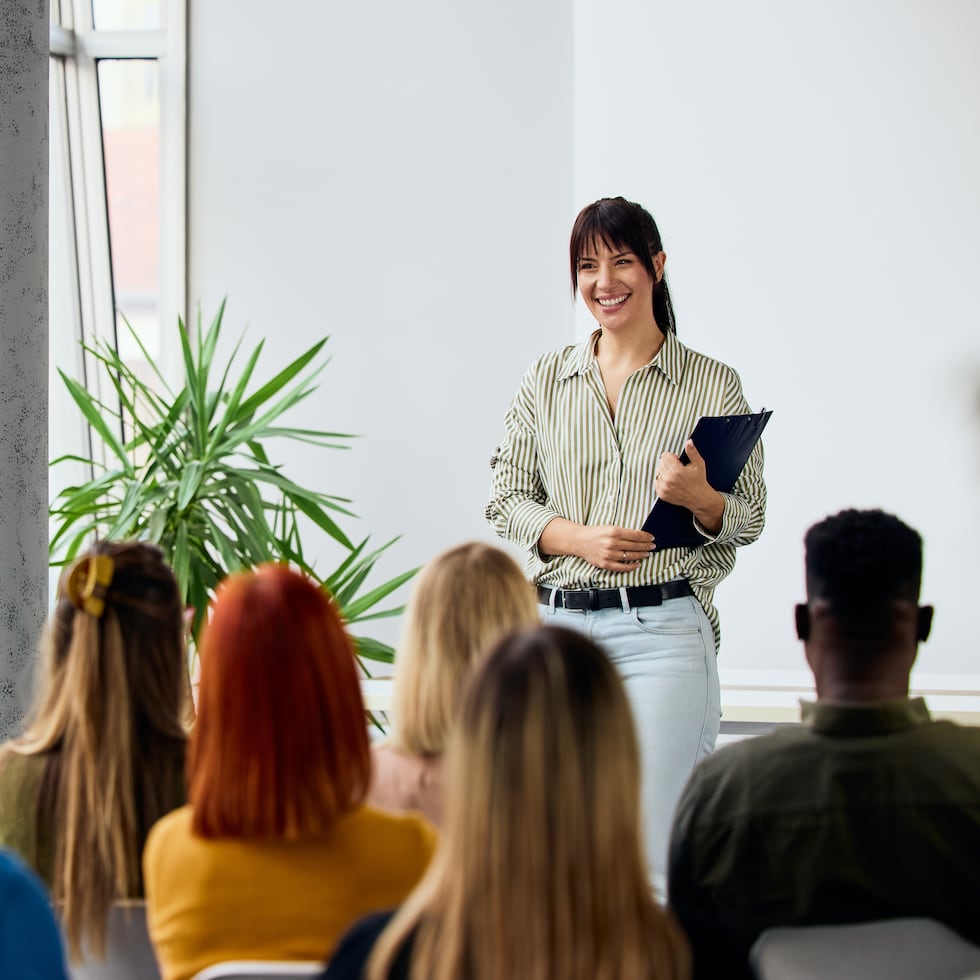 La marca de liderazgo no se define en los discursos ni en los momentos extraordinarios, apunta Loren Ferré Rangel