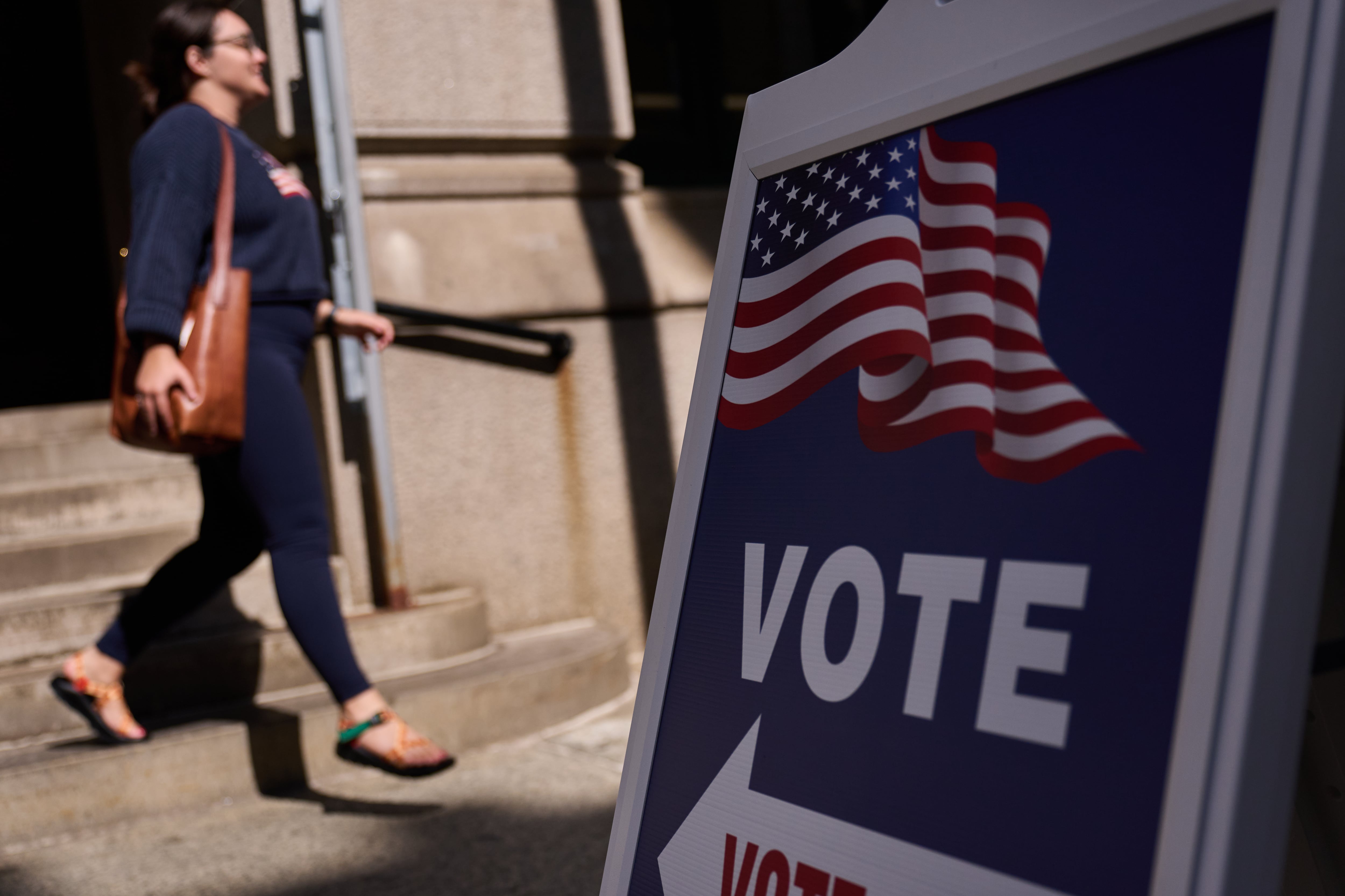 Comienza voto anticipado para elecciones de medio término en Estados Unidos