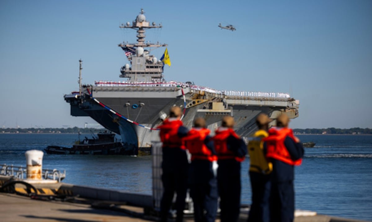 Regresa a Estados Unidos portaaviones que participó en la guerra con Irán y en la captura de Nicolás Maduro