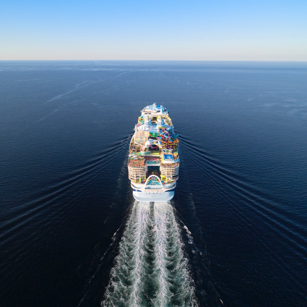 Legend of the Seas, de Royal Caribbean.