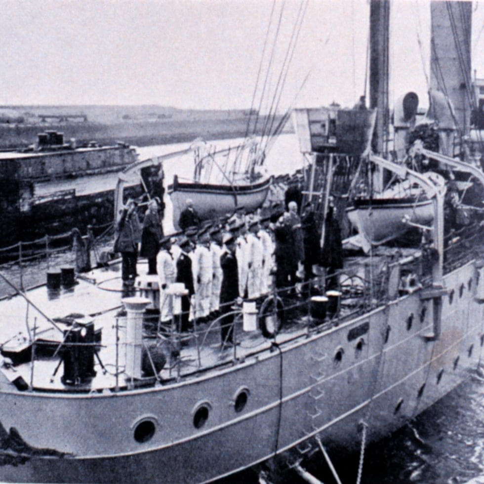 El 28 de enero de 1938, atracó en San Juan un buque científico operado por militars del gobierno Nacionalsocialista (nazi) alemán llamado “Meteor”, que, presuntamente, estudiaba las profundidades del Océano Atlántico.