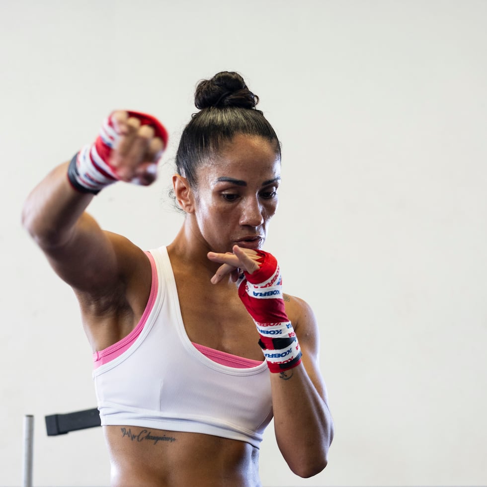 Amanda “The Real Deal” Serrano (47-4-1, 31 KO's) enfrentará a la invicta Réina Tellez (13-0-1, 5 KO's) el sábado 3 de enero en el Coliseo Roberto Clemente.