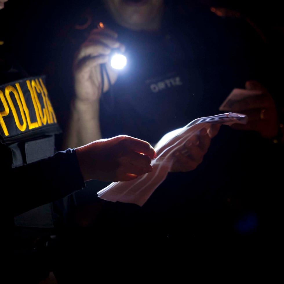 Ambos perjudicados alegaron haber recibido imágenes de las identificaciones de los alegados timadores.