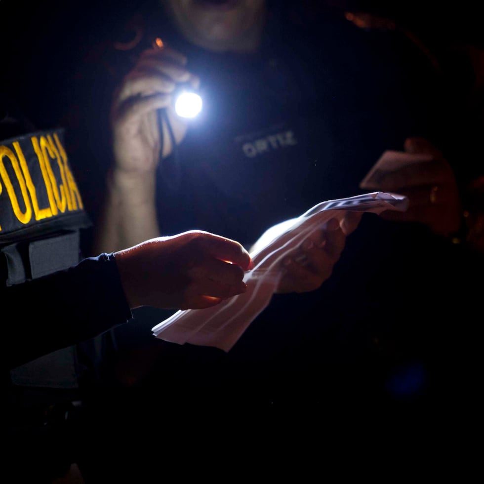 La mujer fue atendida en un hospital porque presentaba laceraciones.