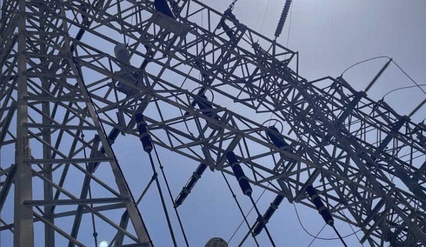 Patio de interruptores de la Central Costa Sur en Guayanilla que es compartido por LUMA Energy, Genera PR y Ecoeléctrica.