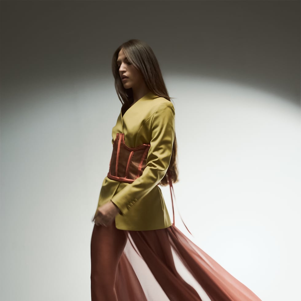 Ana Sofía Cordero, directora creativa de Leonardo Fifth Avenue, se unió a la diseñadora Lilliam Landrón en su colección The Art Studio, que combina la sensualidad, feminidad y elegancia de sus universos creativos.