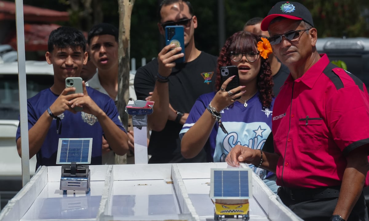 Equipos de Ponce y Jayuya ganan competencia de carritos solares