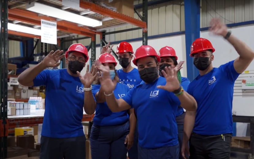 La empresa cuenta con un equipo de profesionales altamente motivados y comprometidos con sus clientes.