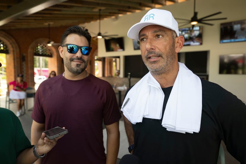 Jorge Posada y Geovany Soto responden preguntas de la prensa.