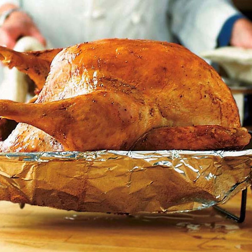 Son muchos los restaurantes y las panaderías que venden el pavo cocinado y cortado, lo que le facilita a las personas a la hora de servirlo.