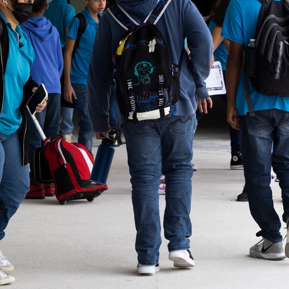 La madre de un estudiante en Yauco denunció la supuesta inacción de las autoridades para investigar las denuncias del joven, quien alega fue forzado a consumir fentanilo.