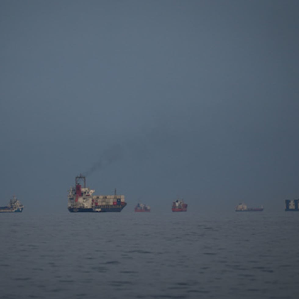 La situación en el estrecho de Ormuz repercute en los precios de distintos tipos de combustible, así como en otras áreas de la economía mundial.