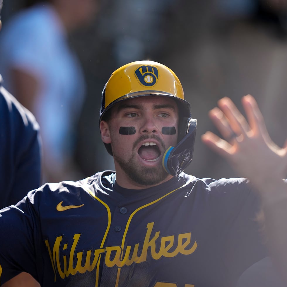 La salida de Caleb Durbin deja a los Brewers con una aparente vacante en la tercera base.