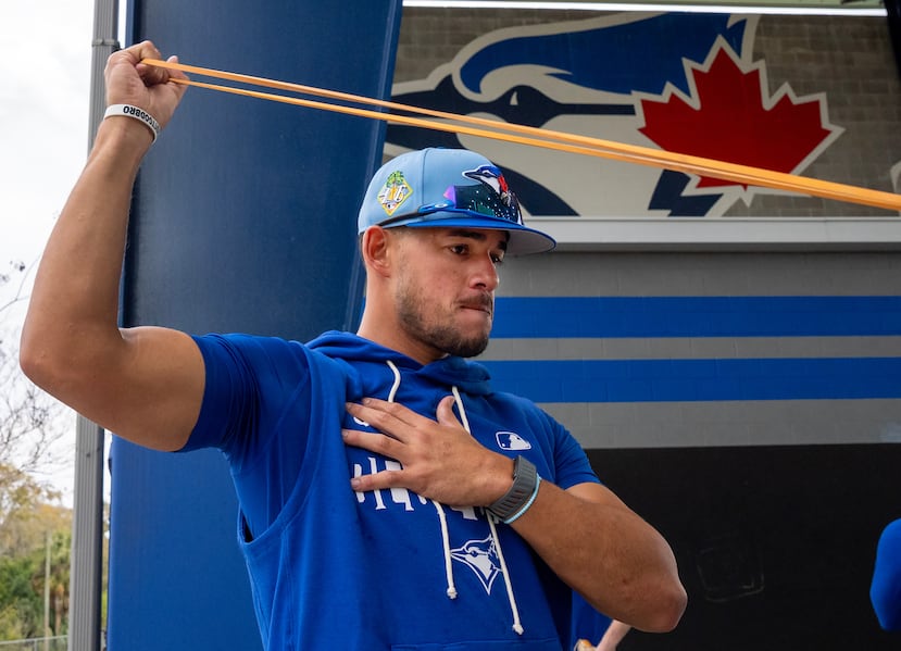 Durante el periodo muerto José Berríos entrenó en Puerto Rico con la ilusión de que se sentía saludable pero durante los campamentos primaverales surgió la inflamación en el codo y luego se encontró la fractura por estrés.