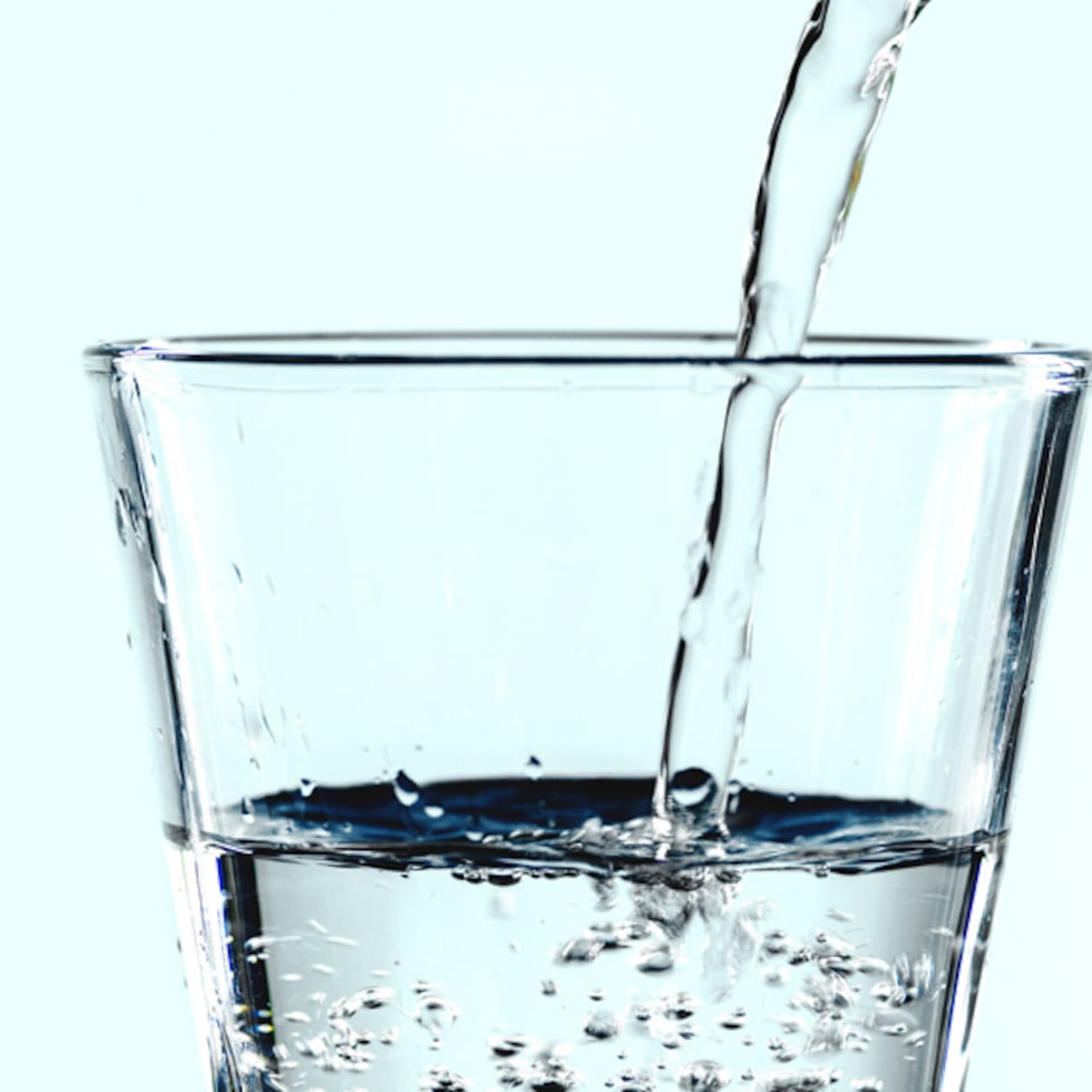 El agua carbonatada puede tener un impacto positivo en la digestión y el rendimiento deportivo.
