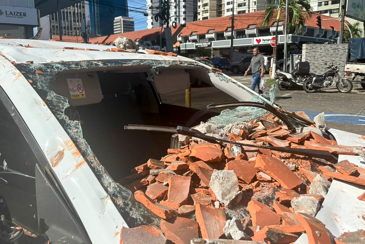 Reportan terremoto de magnitud 7.7 en Panamá