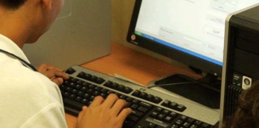 La compañía de investigación Gartner señala que la razón principal del declive se debe a que los negocios están comprando menos computadoras de escritorio. (Archivo)