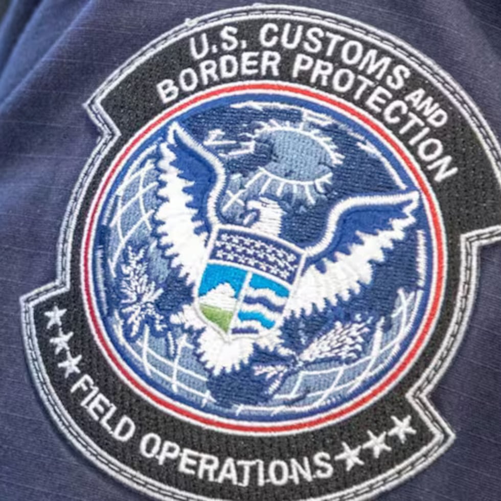 Álvarez González permaneció en Estados Unidos una vez que expiró su visa de turista, con la cual ingresó al país hace varias décadas, informó la fiscalía federal.