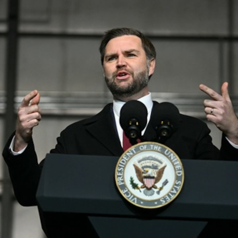 El vicepresidente JD Vance habla en una instalación de transporte industrial sobre la agenda económica de la administración y el impacto en el Medio Oeste en Toledo, Ohio, el jueves 22 de enero.