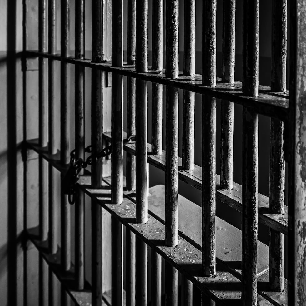 En este sentido, se decidió adoptar medidas cautelares que incluyen prisión preventiva, informó el tribunal.